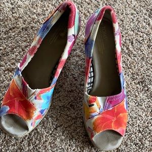 Toms Spring colored Espadrilles